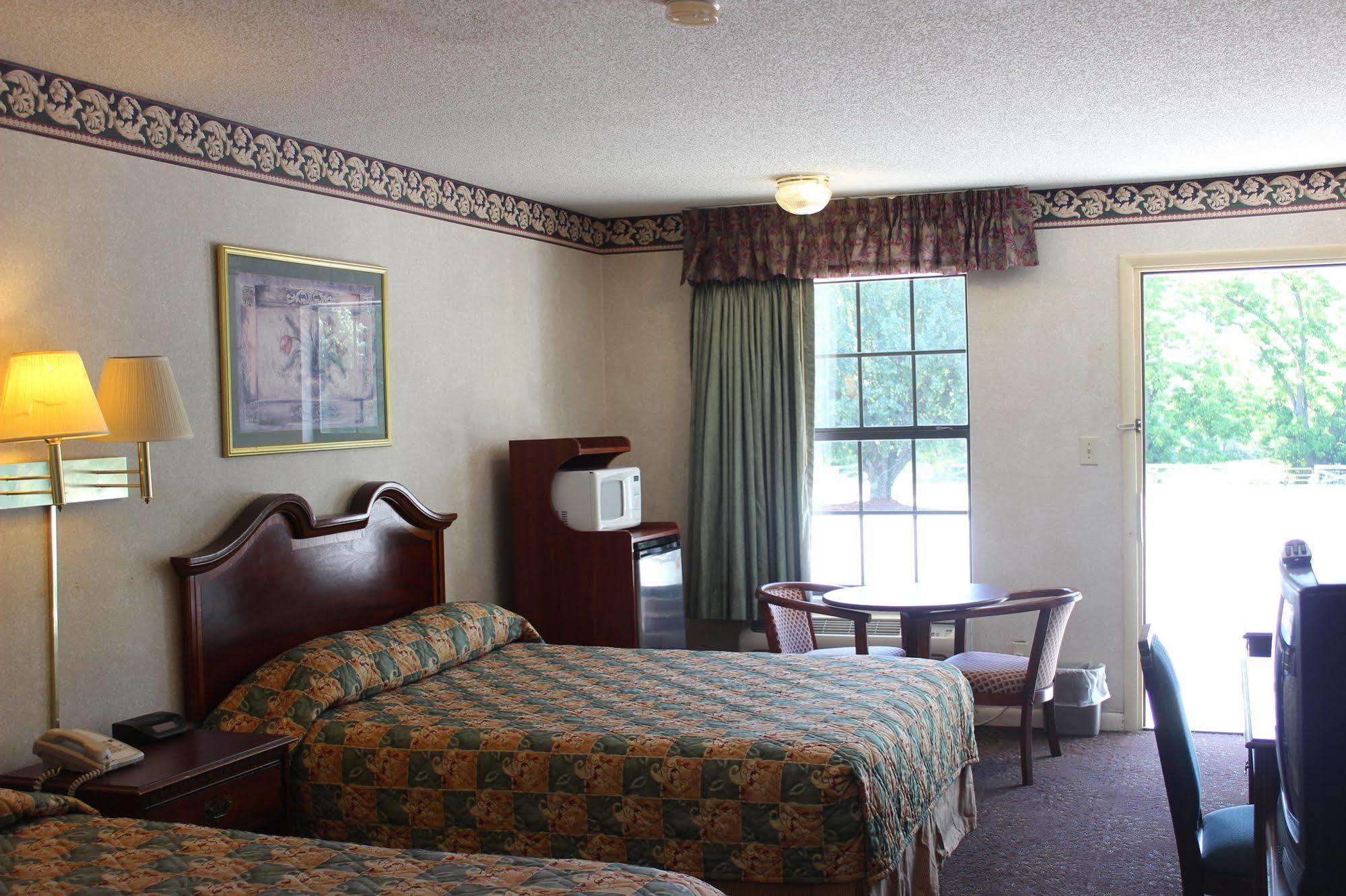 Deer Acres Inn Monroe Exterior photo